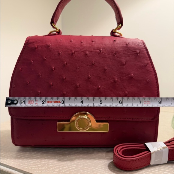 *NEW* Red Ostrich Style Leather Flap Handbag, Gold Hardware With Long Strap - Picture 5 of 7